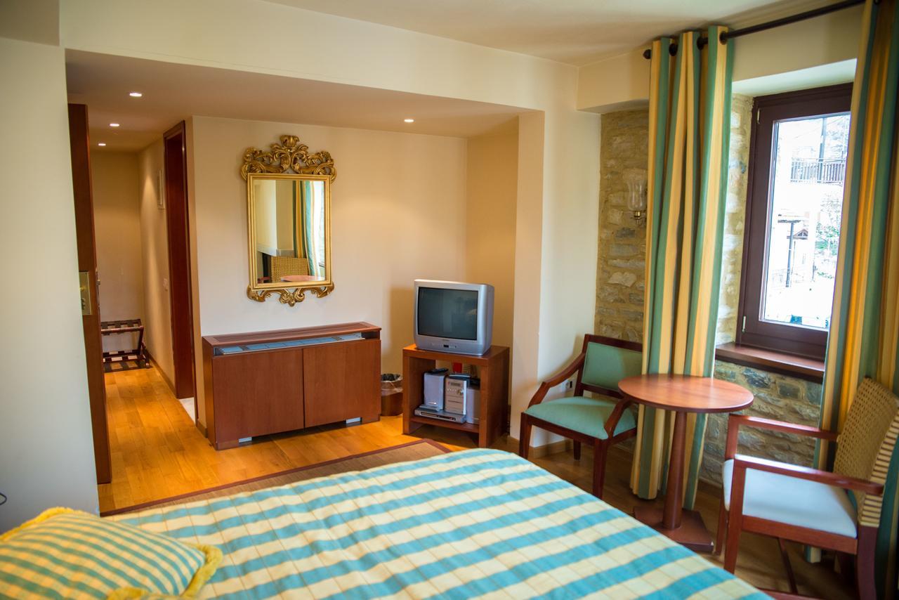 Maritsas Hotel & Suites Portaria  Ngoại thất bức ảnh