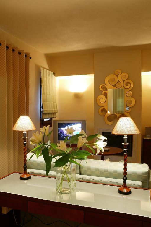 Maritsas Hotel & Suites Portaria  Phòng bức ảnh